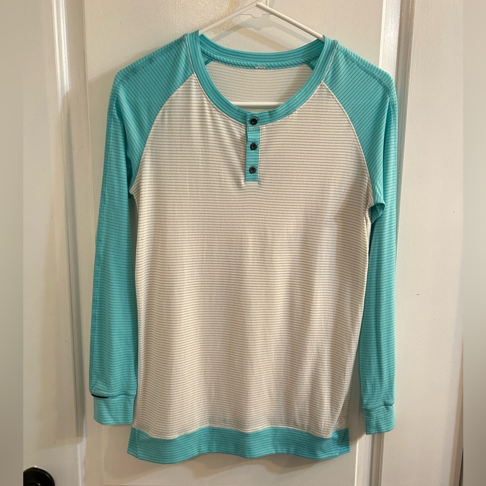Lululemon Runamuck Long Sleeve Raglan Coloblock Top
White Heathered Angel Blue